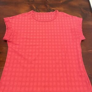 Women's M Textured Pink Top
